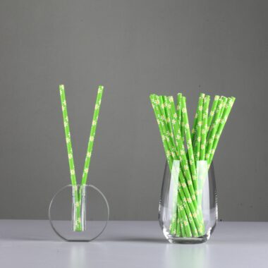 paper straws for hot and cold drinks
