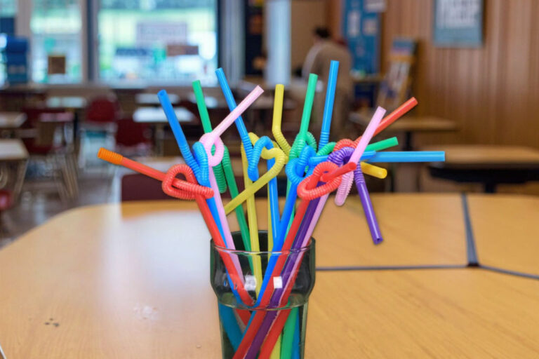 flexible plastic drinking straws