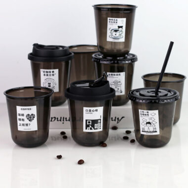 drink cups with lids and straws