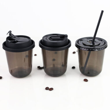 drink cups with lids and straws