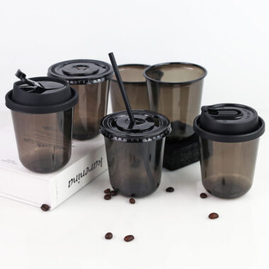 drink cups with lids and straws